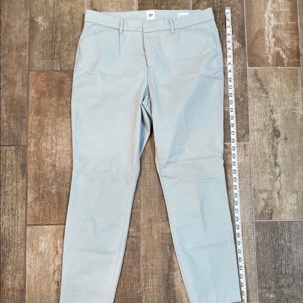 Gap pale green signature ankle khaki skinny pants